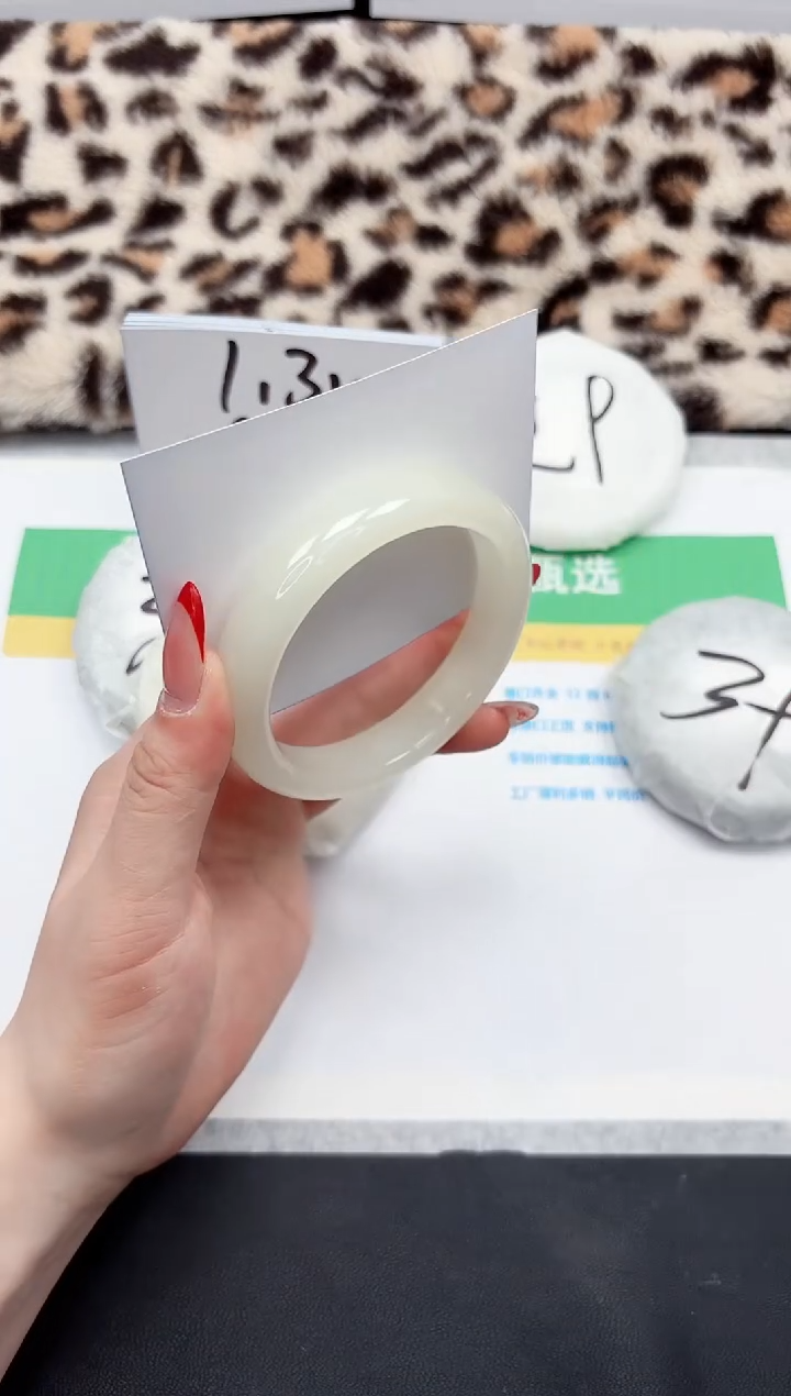 【闪购商品】石英质玉手镯未镶嵌269-60.7