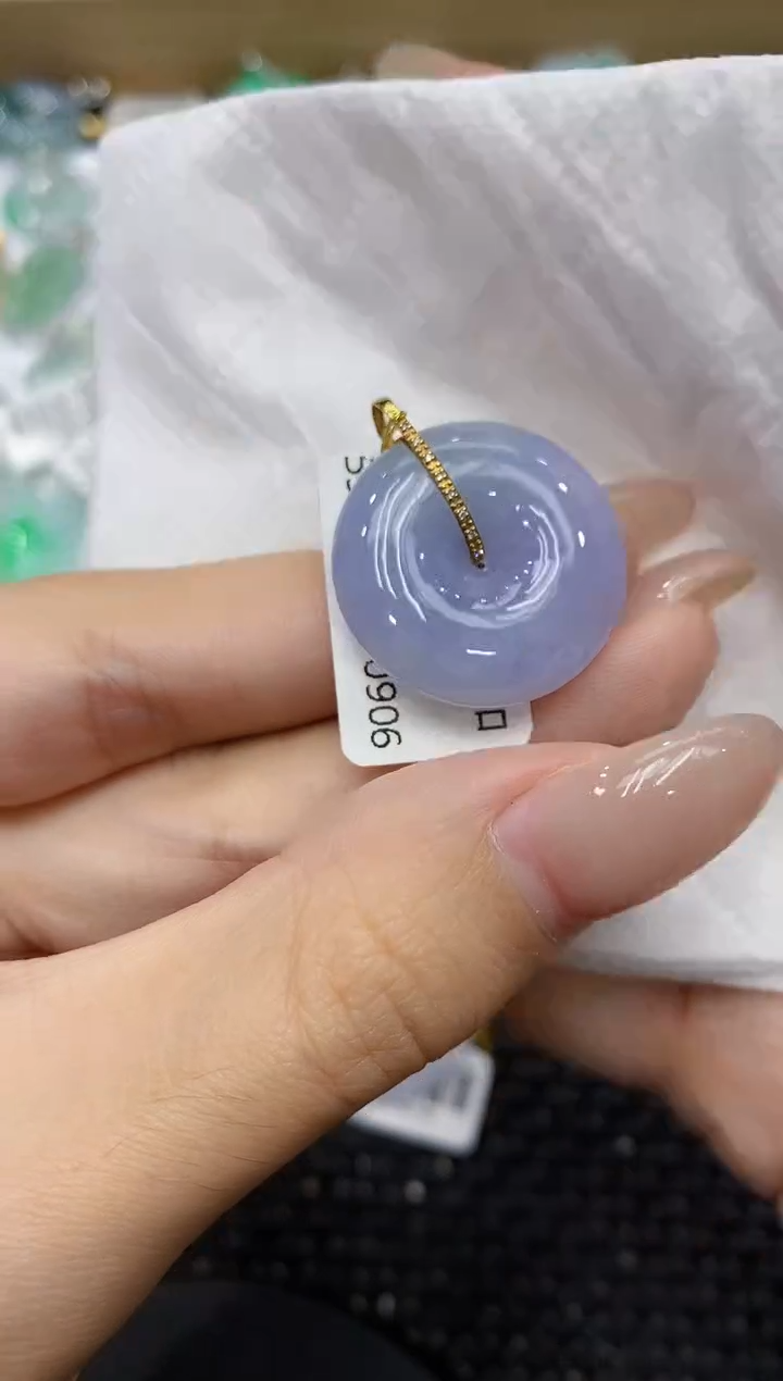 翡翠18K金镶嵌颈饰111111111111