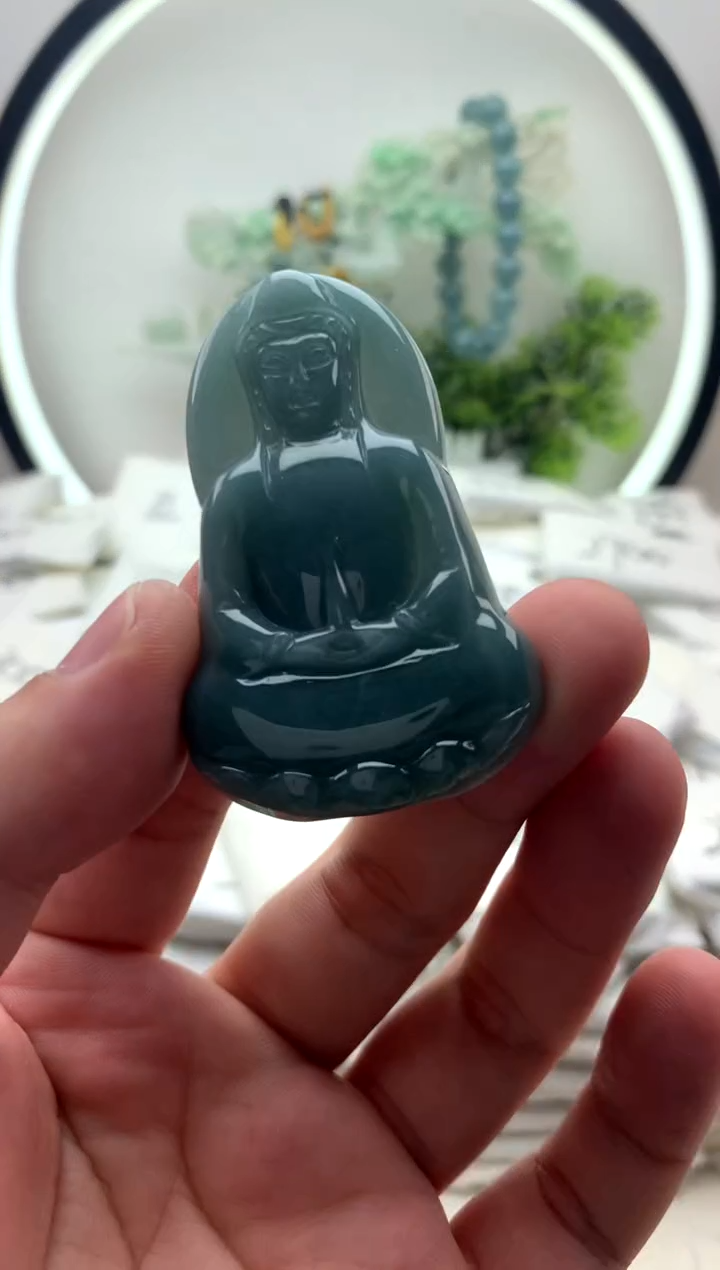 翡翠未镶嵌颈饰素衣挂件