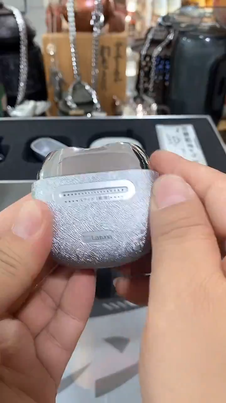 瓷片闪购商品  如图所示