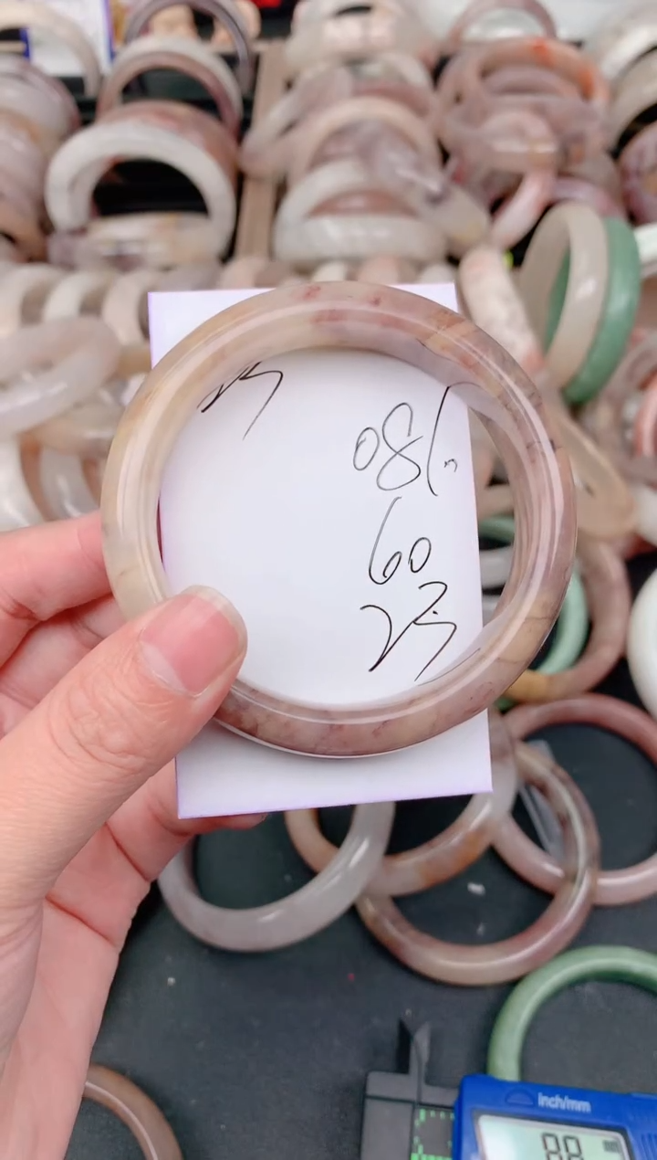 未镶嵌手镯石英质玉086