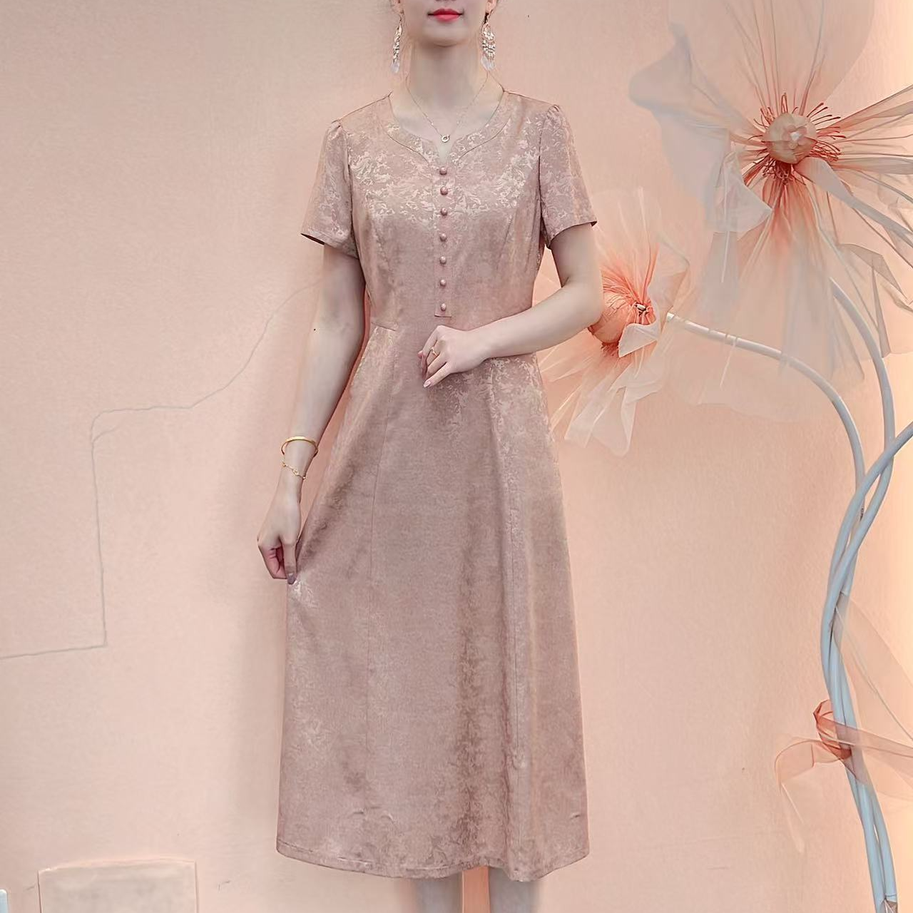 【梦雅女装】2025夏季修身新中式气质显瘦国风优雅提花V领连衣裙