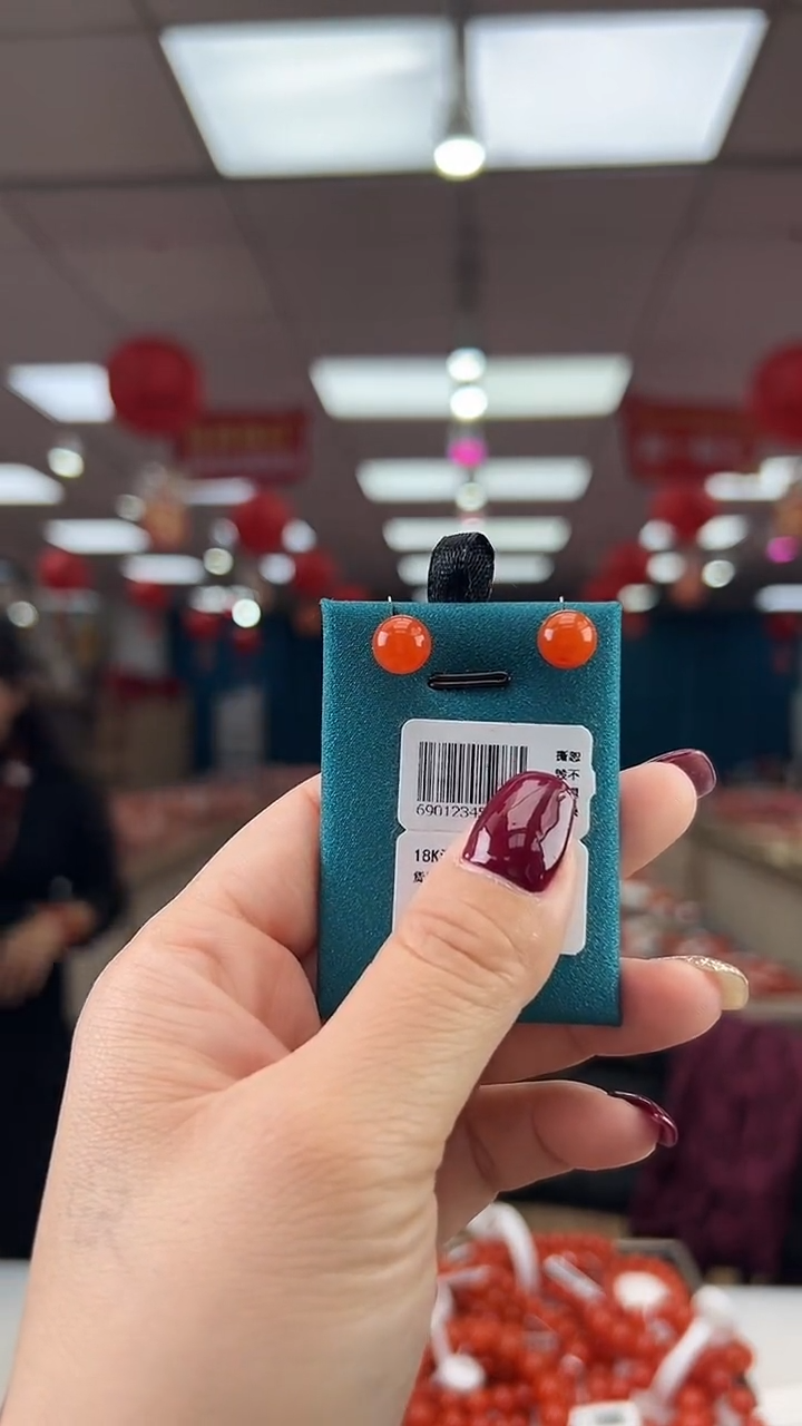 【闪购商品】南红玛瑙耳钉18K金镶嵌多样发其一/