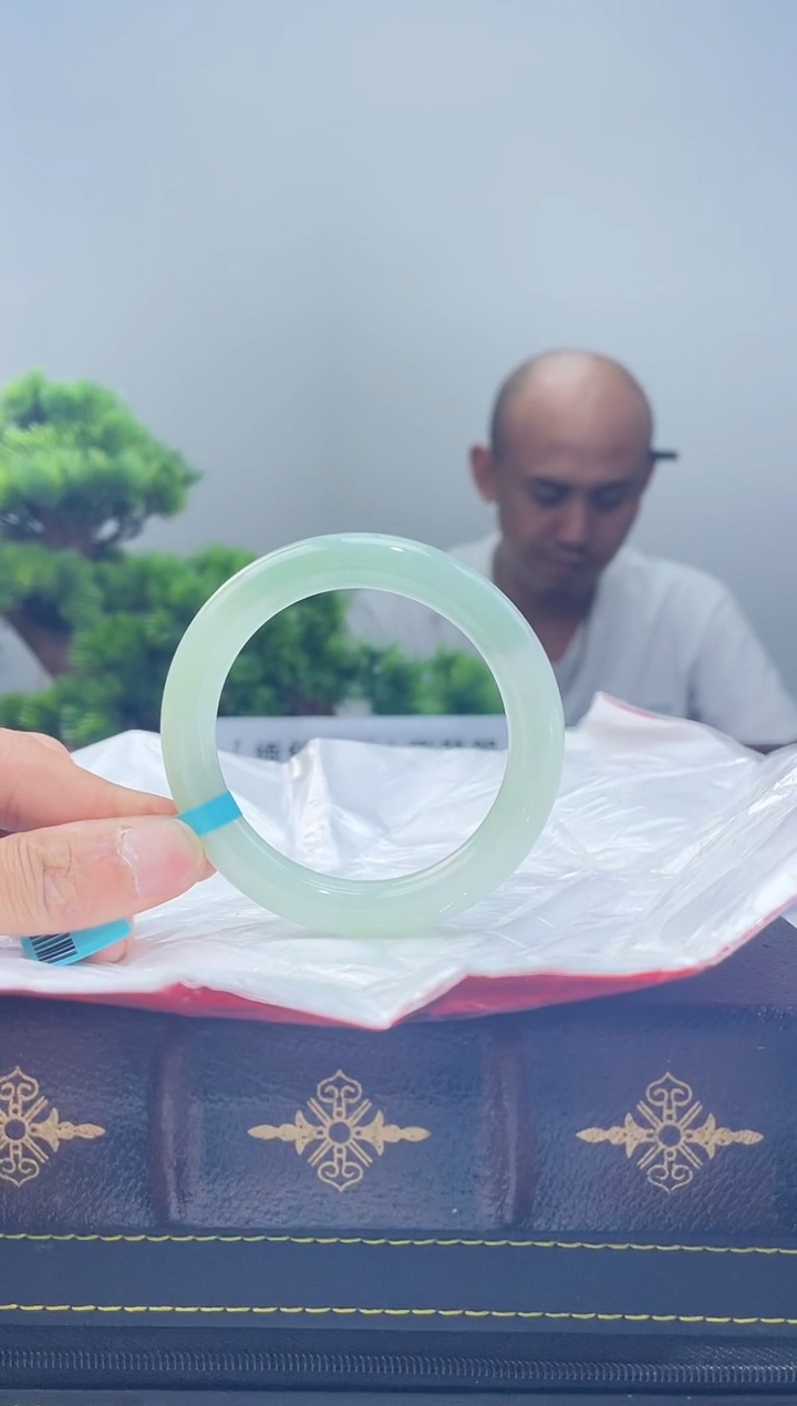 【闪购商品】翡翠手镯未镶嵌1手镯