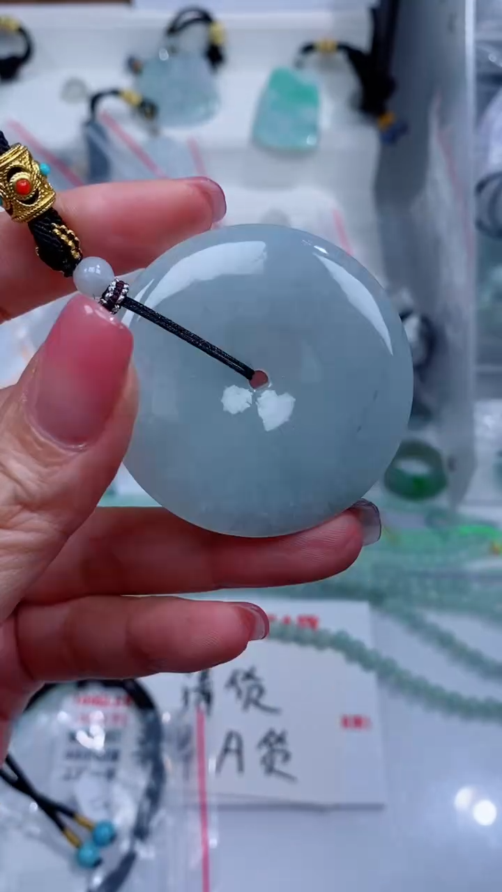 翡翠未镶嵌颈饰吊坠