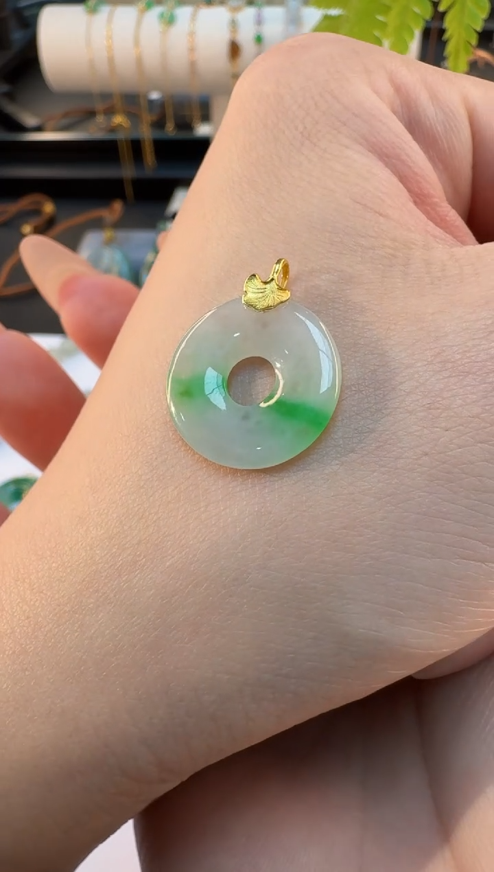 【闪购商品】翡翠颈饰18K金镶嵌缅甸翡翠A货吊坠