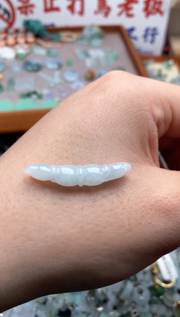 【闪购商品】翡翠颈饰未镶嵌哥哥