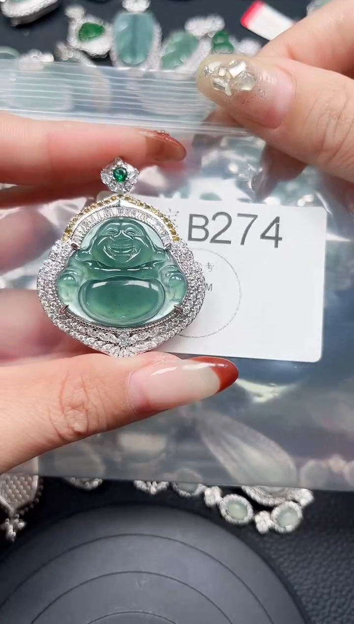 【闪购商品】翡翠颈饰未镶嵌赠皮绳274