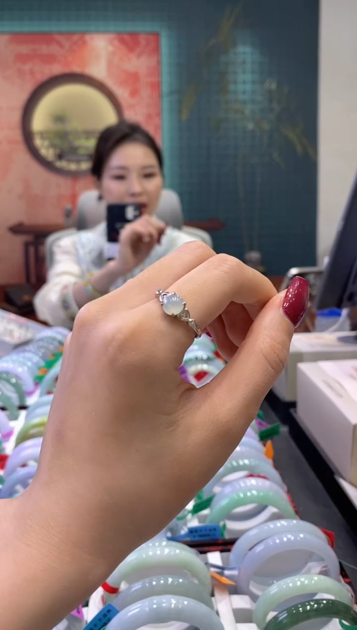 【闪购商品】翡翠戒指银S925镶嵌多人09623