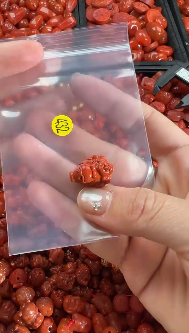 【闪购商品】南红玛瑙颈饰未镶嵌1