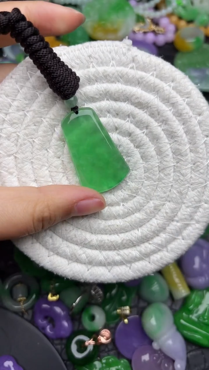 颈饰未镶嵌翡翠缅甸翡翠吊坠