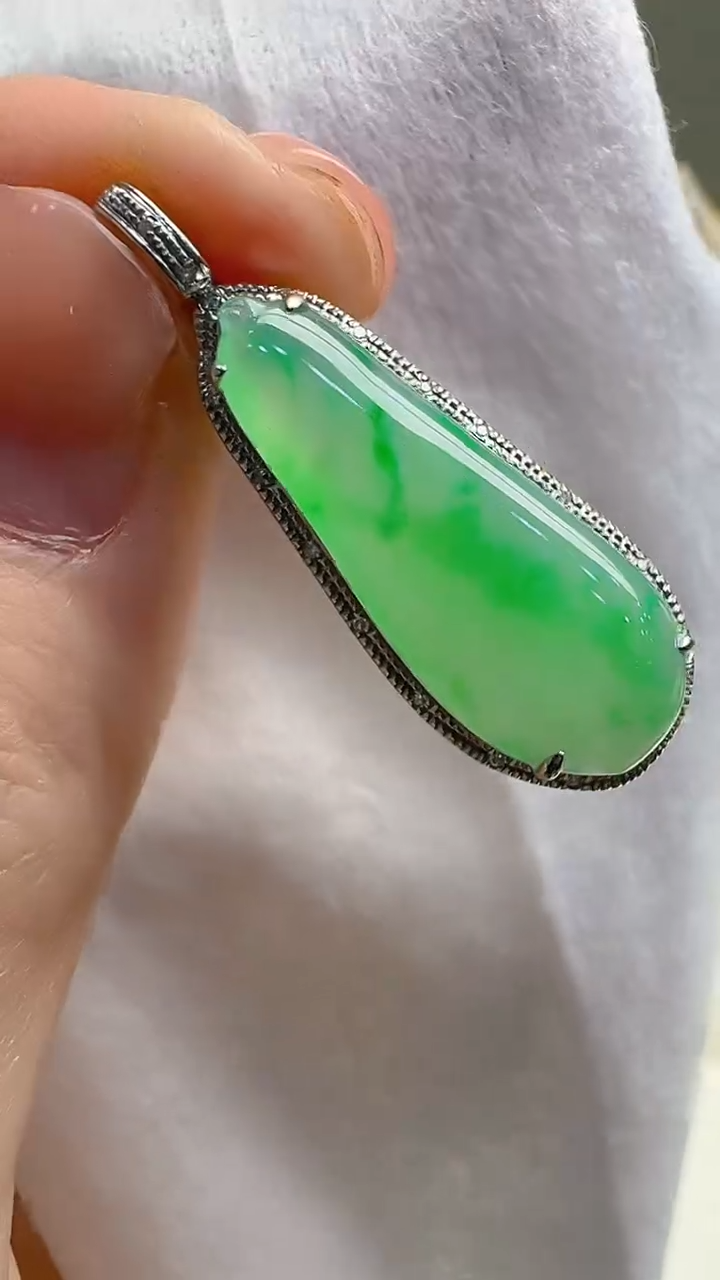 【闪购商品】翡翠吊坠(不含链)18K金镶嵌多样性发货拍一发一