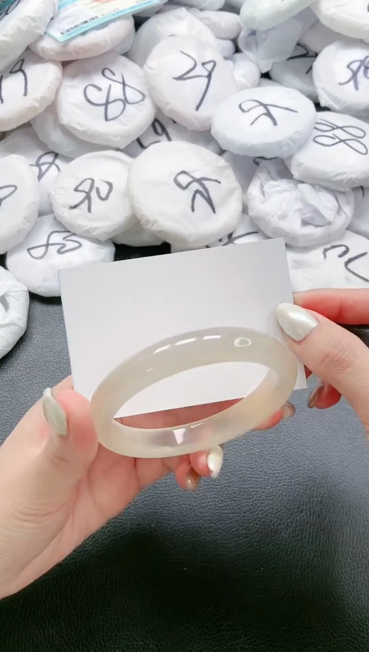 【闪购商品】石英质玉手镯未镶嵌 23L59-58