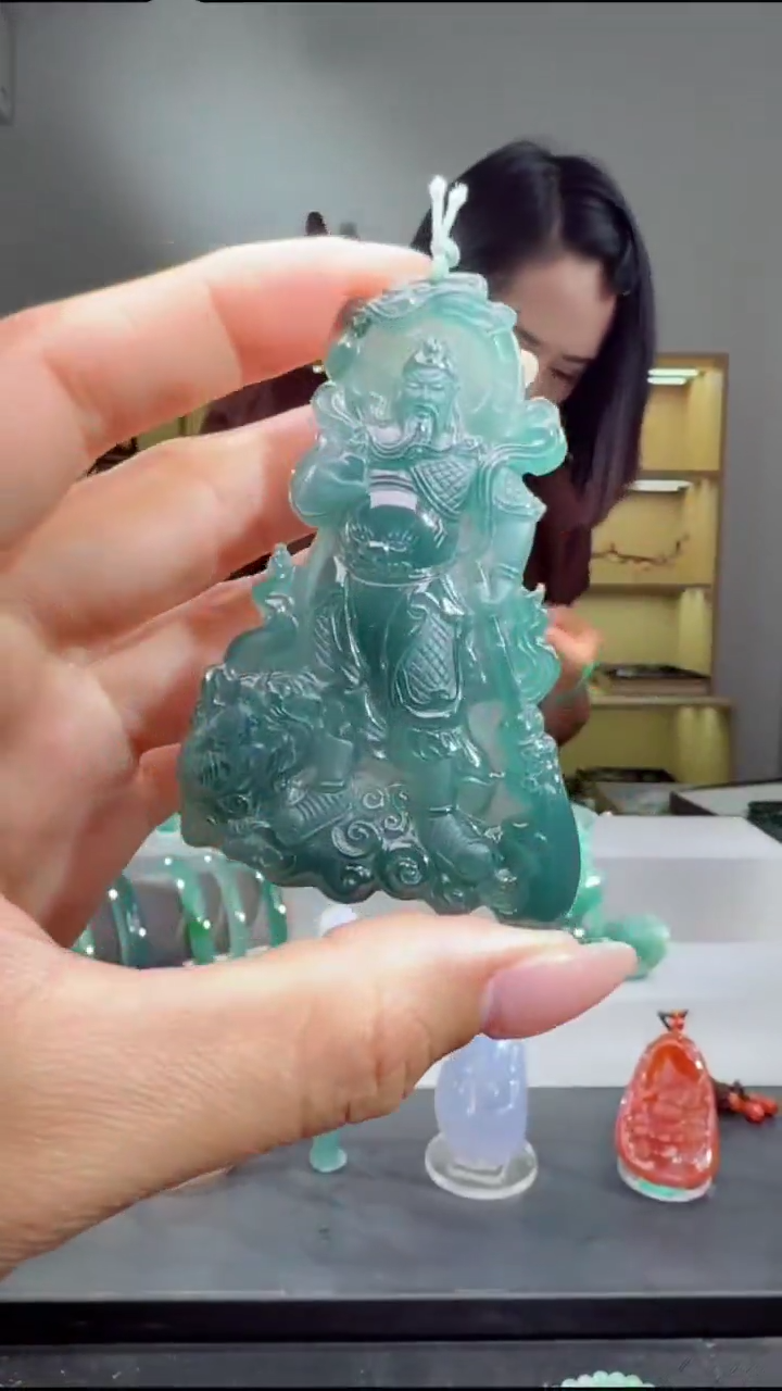 吊坠(赠链)未镶嵌翡翠关公（多样性发其一）