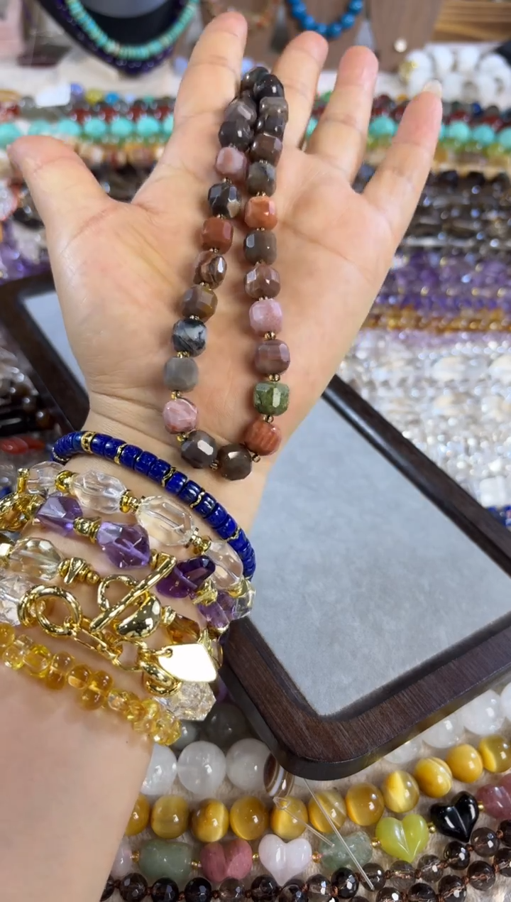 未镶嵌玛瑙/玉髓珠宝半成品期****L木化石