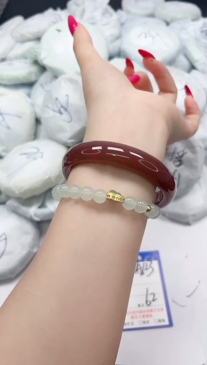 未镶嵌手镯石英质玉A123/62