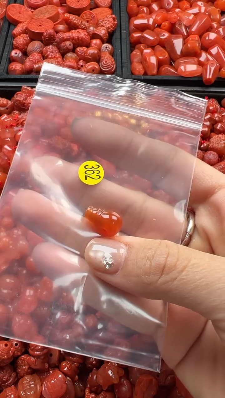 【闪购商品】南红玛瑙颈饰未镶嵌1