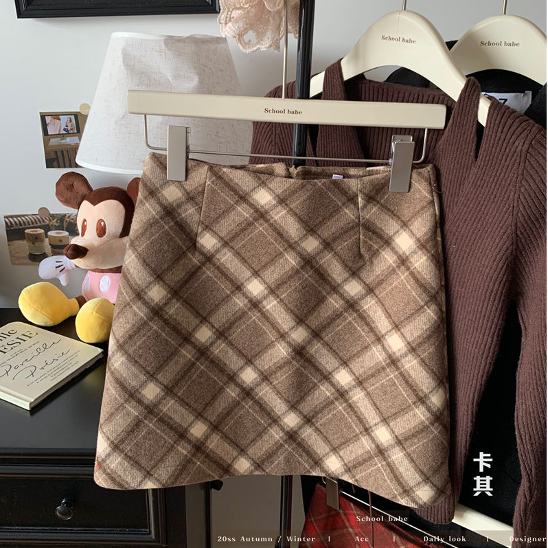 2025小个子A字包臀短裙复古毛呢新款红色格子半身裙秋冬高腰显瘦