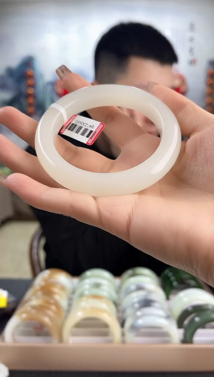 【闪购商品】和田玉手镯未镶嵌58圈口0653