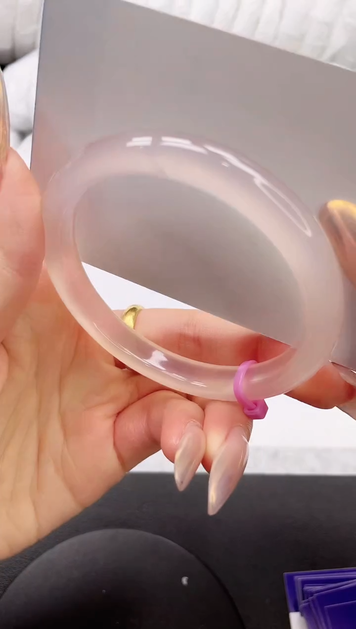 【闪购商品】石英质玉手镯未镶嵌18L415-58