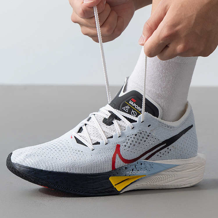 NIKE耐克跑步鞋男2024新款竞速缓震跑鞋厚底软弹网面运动鞋HJ9079