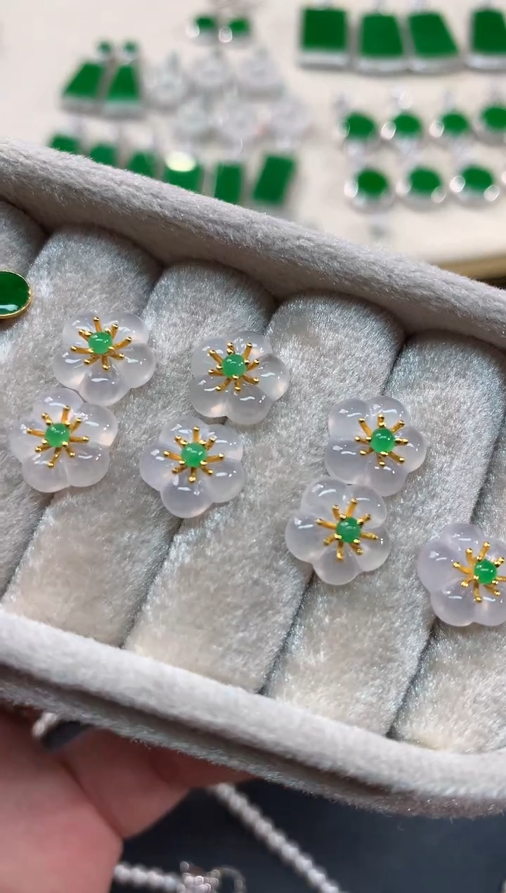 【闪购商品】翡翠耳饰18K金镶嵌A104|多样性发货一件899.9