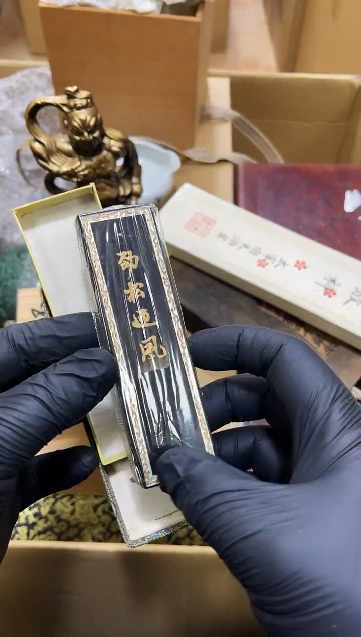 如图所示 阁集工艺品