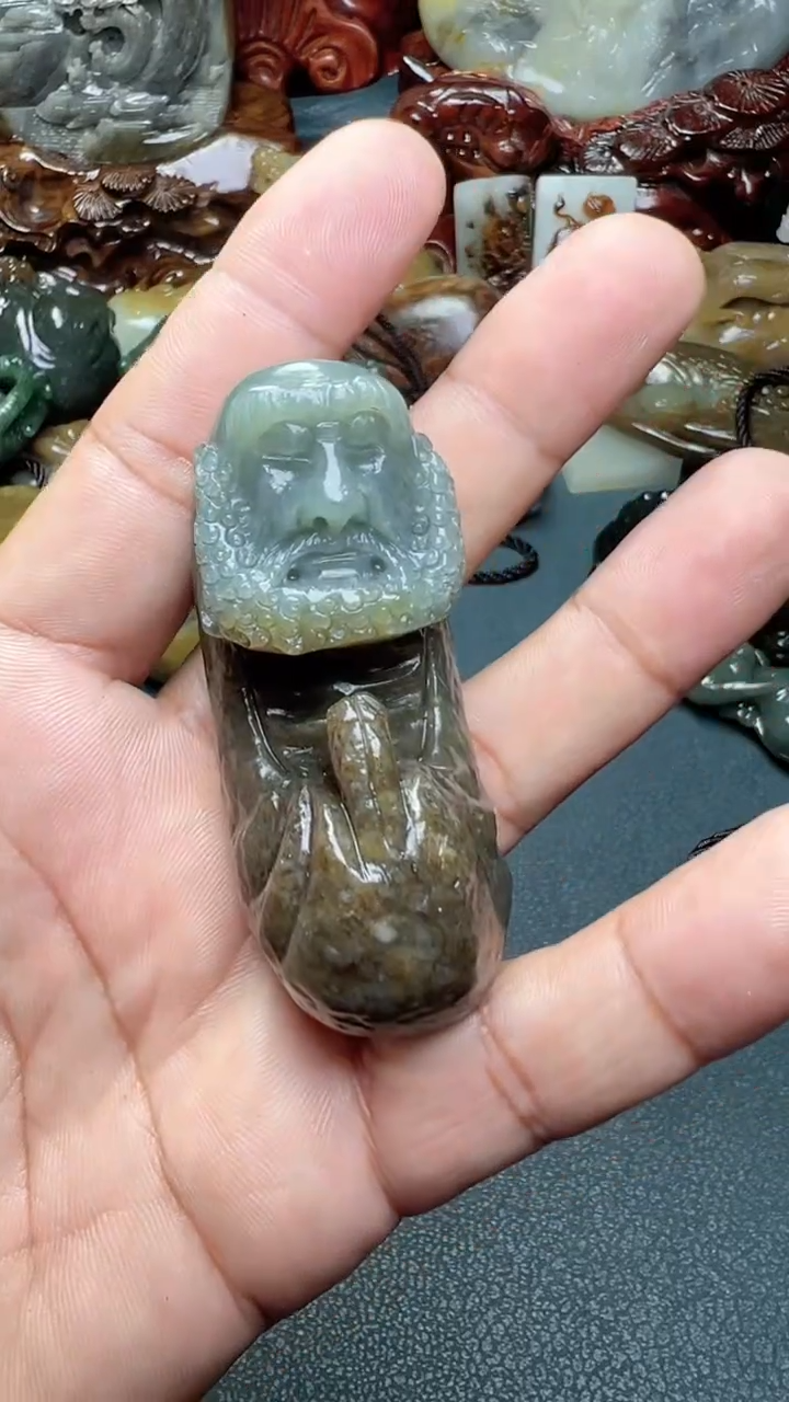 和田玉未镶嵌把件-