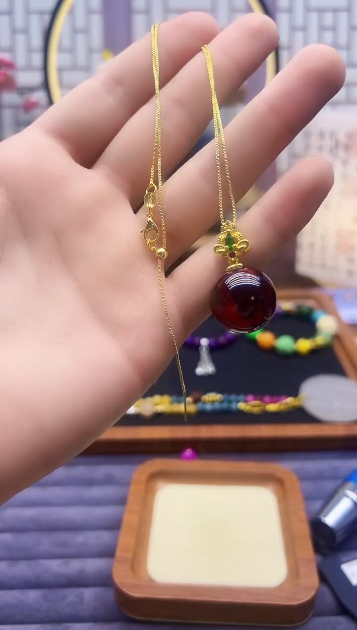 14K金镶嵌吊坠(赠链)血珀D01