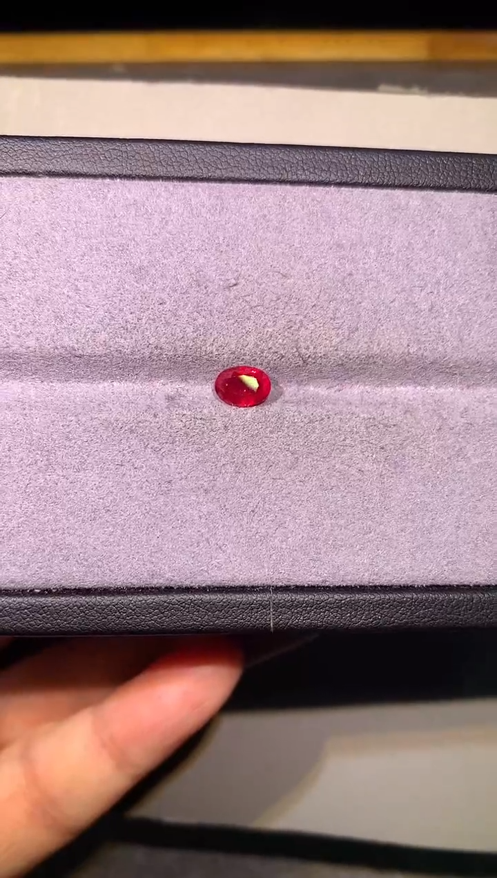 【闪购商品】红宝石裸石未镶嵌1.25ct缅甸鸽血强荧光吉尔德R021