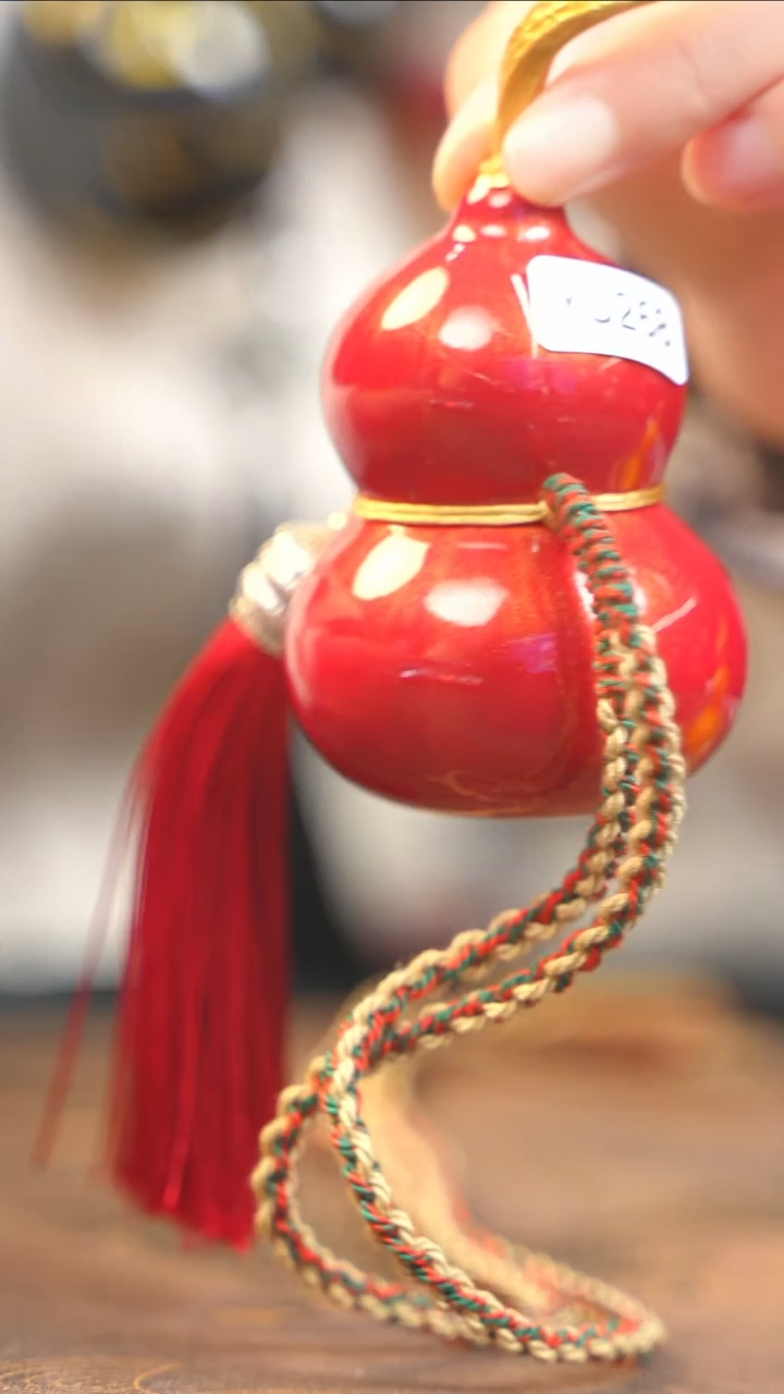 【闪购商品】YU268漂漆精致小手捻(未开口）