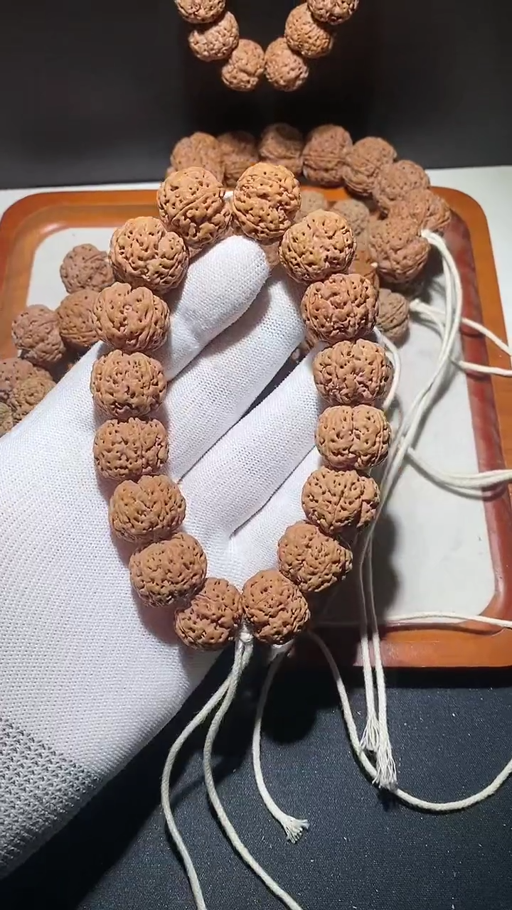 【闪购商品】金刚菩提手串梅花蜂窝双龙20