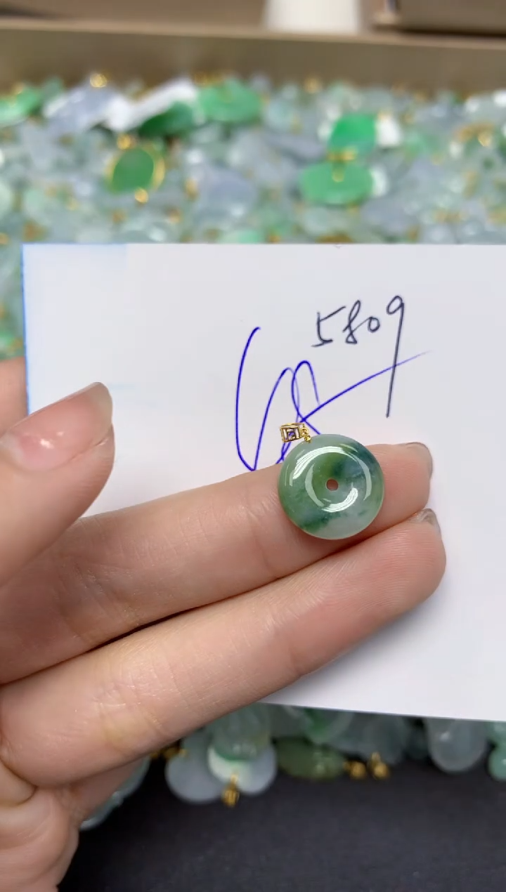 【闪购商品】翡翠颈饰18K金镶嵌天然翡翠A货