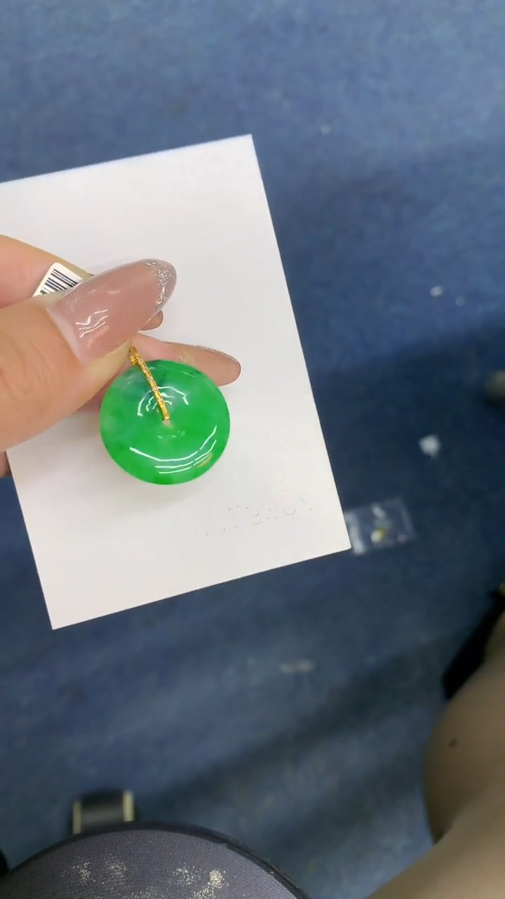 颈饰18K金镶嵌翡翠1