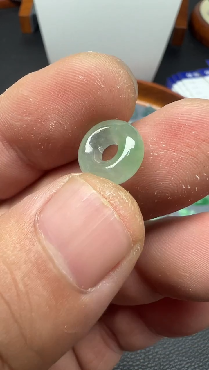 颈饰未镶嵌翡翠（47号链接）纯天然A货缅甸翡翠甜甜圈（裸石）