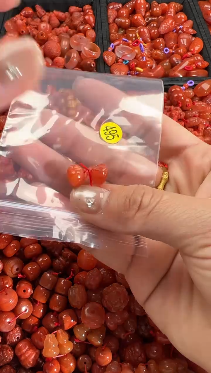 【闪购商品】南红玛瑙颈饰未镶嵌1