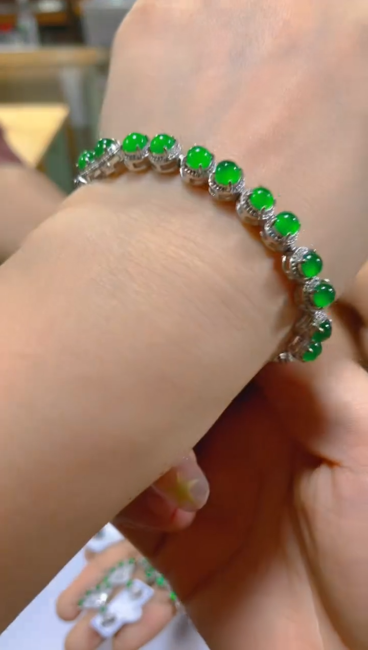 未镶嵌手链翡翠多样性发一