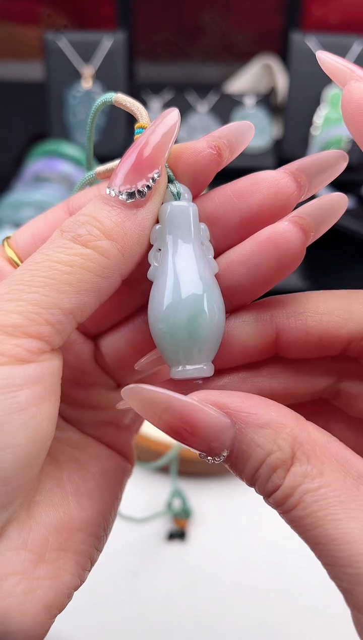 【闪购商品】翡翠颈饰未镶嵌吊坠