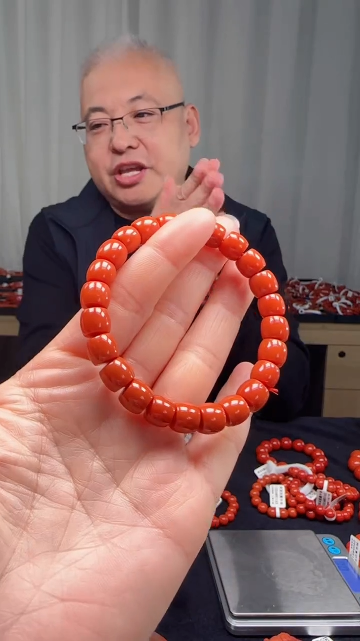 未镶嵌多样性发一件南红玛瑙【高货】柿锦红9mm保山直切单圈 