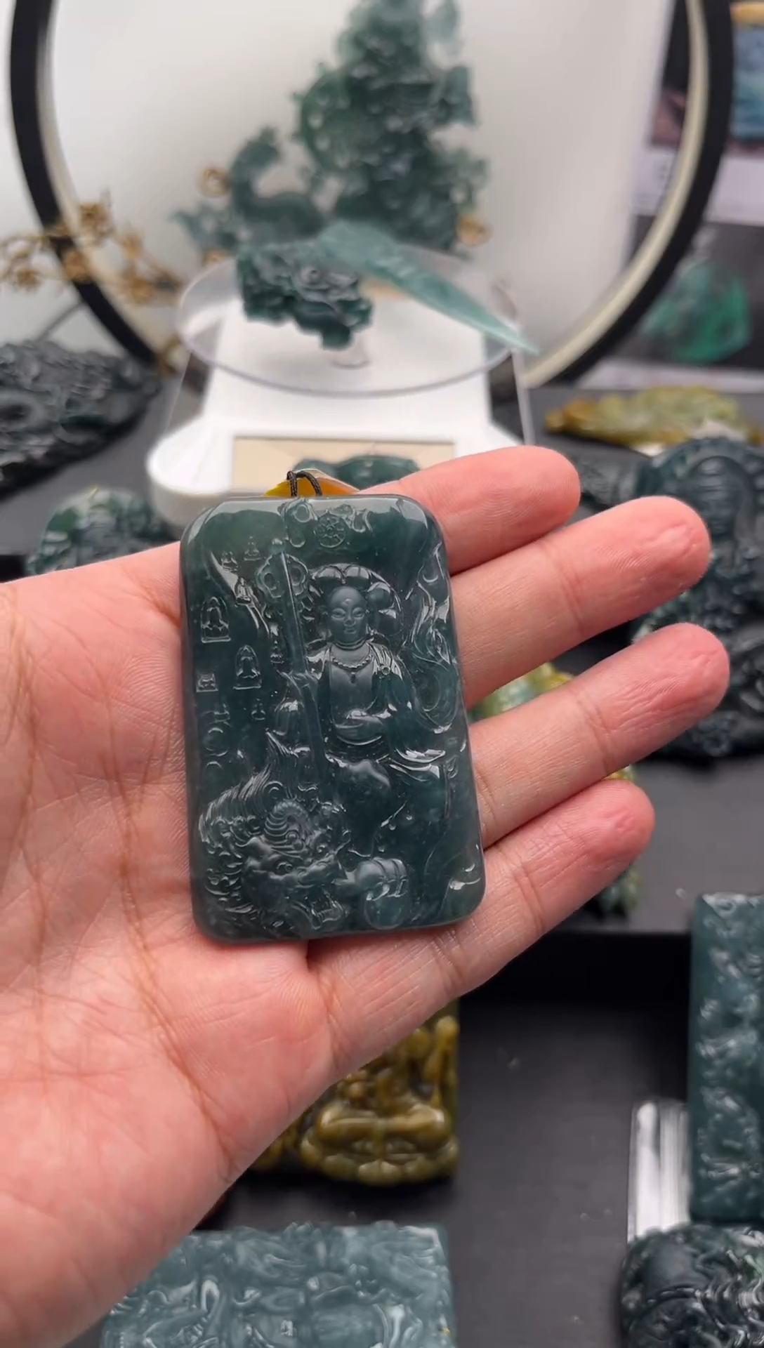 颈饰未镶嵌翡翠地藏