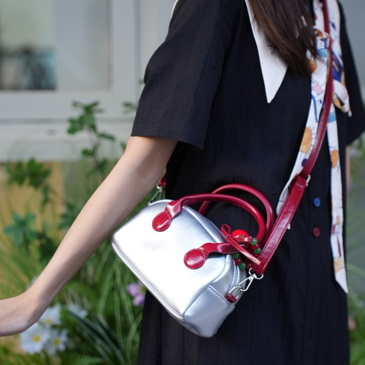 两三事【宠粉福利】复古2025时髦银色单拎斜肩两用包S25XPS020