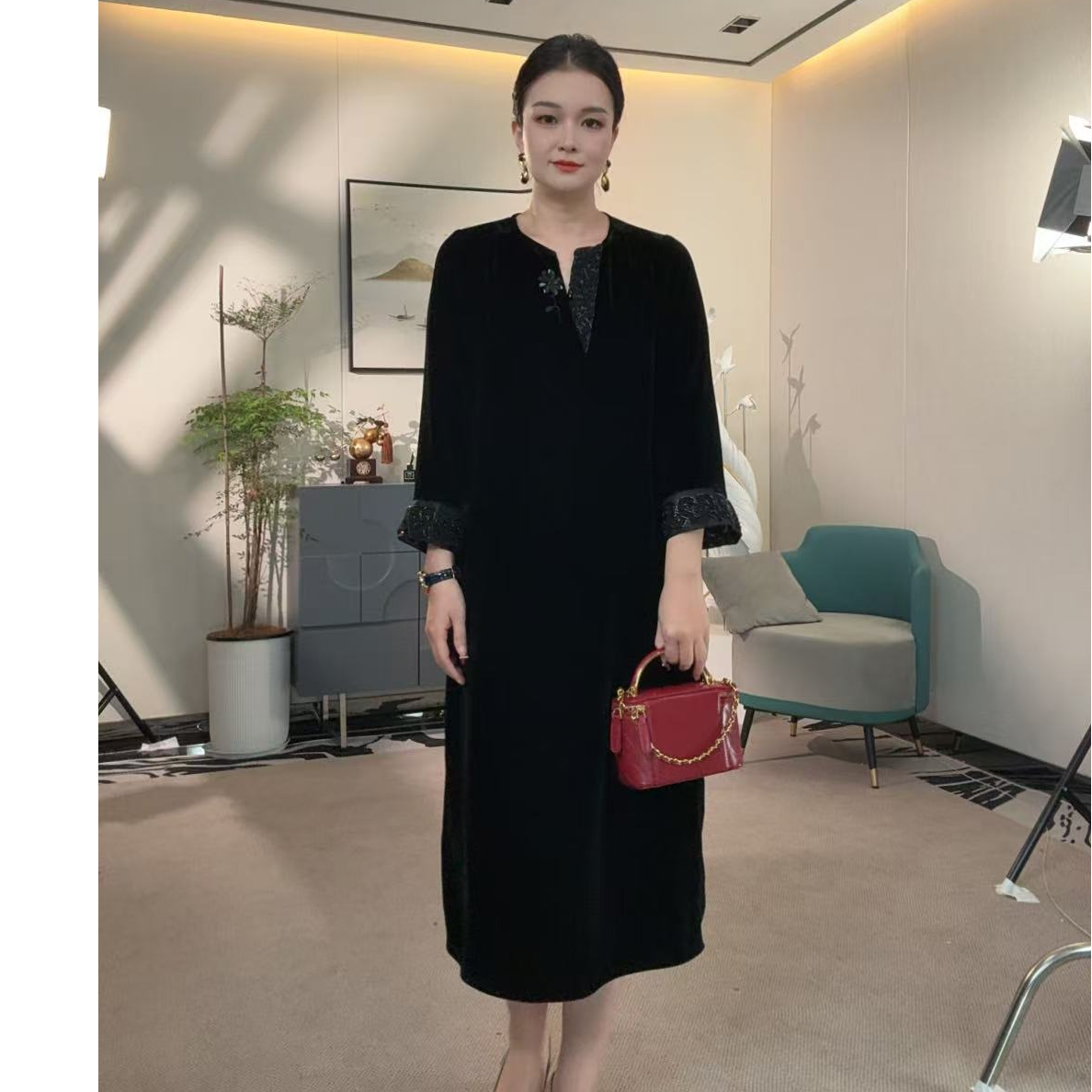 长袖黑色真丝丝绒显瘦气质秋冬连衣裙