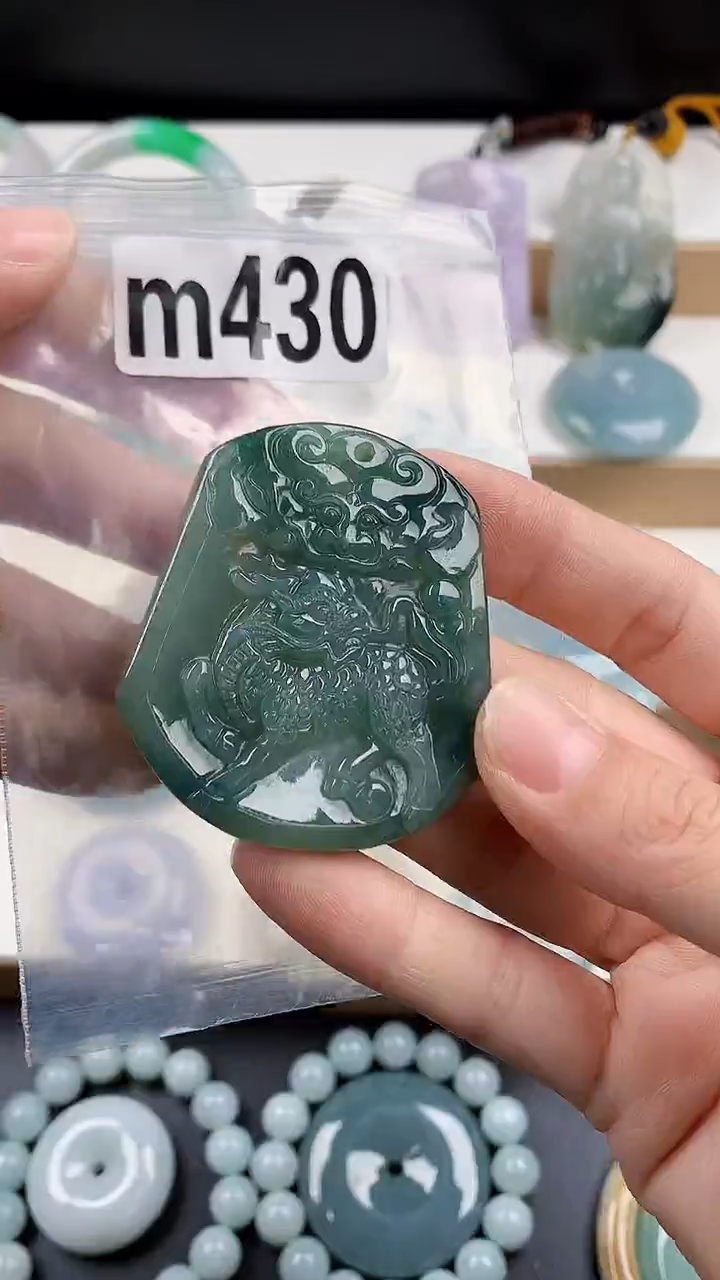 颈饰未镶嵌翡翠天然翡翠吊坠挂件
