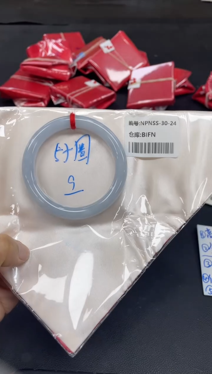 未镶嵌手镯翡翠翡翠手镯