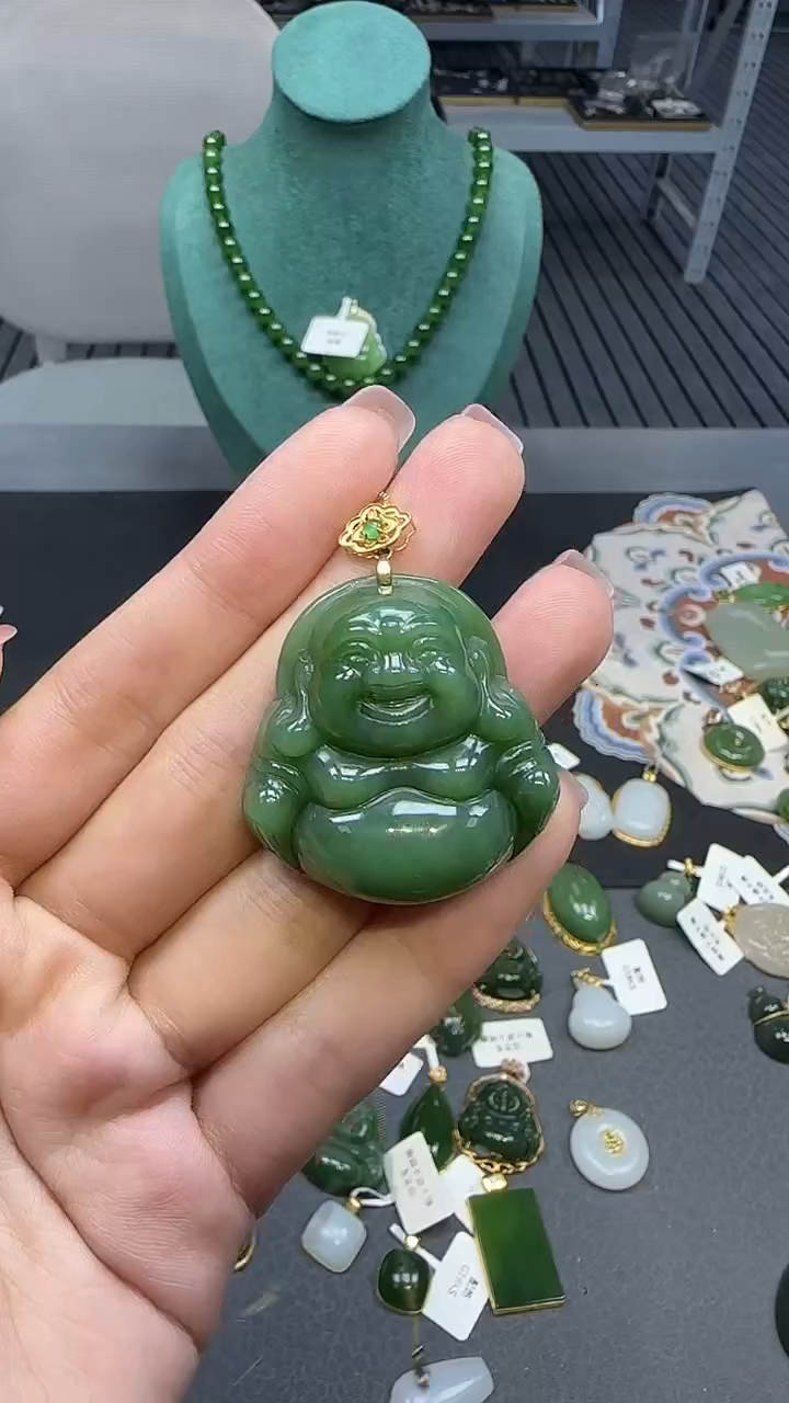 18K金镶嵌和田玉挂件 不含链