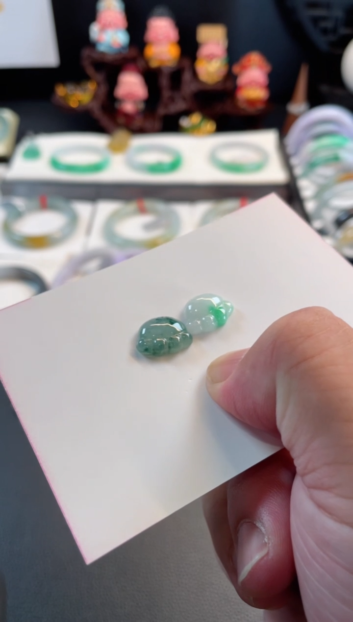 翡翠手镯未镶嵌7有纹裂