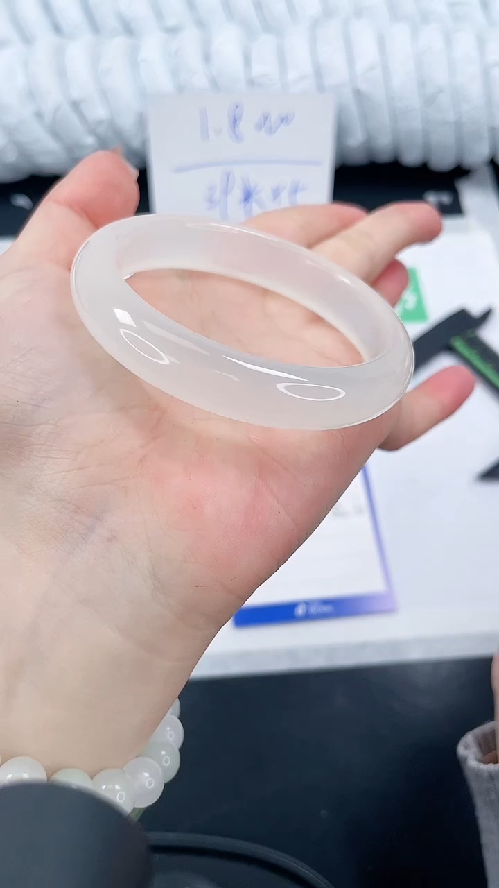 【闪购商品】石英质玉手镯未镶嵌144-55.6