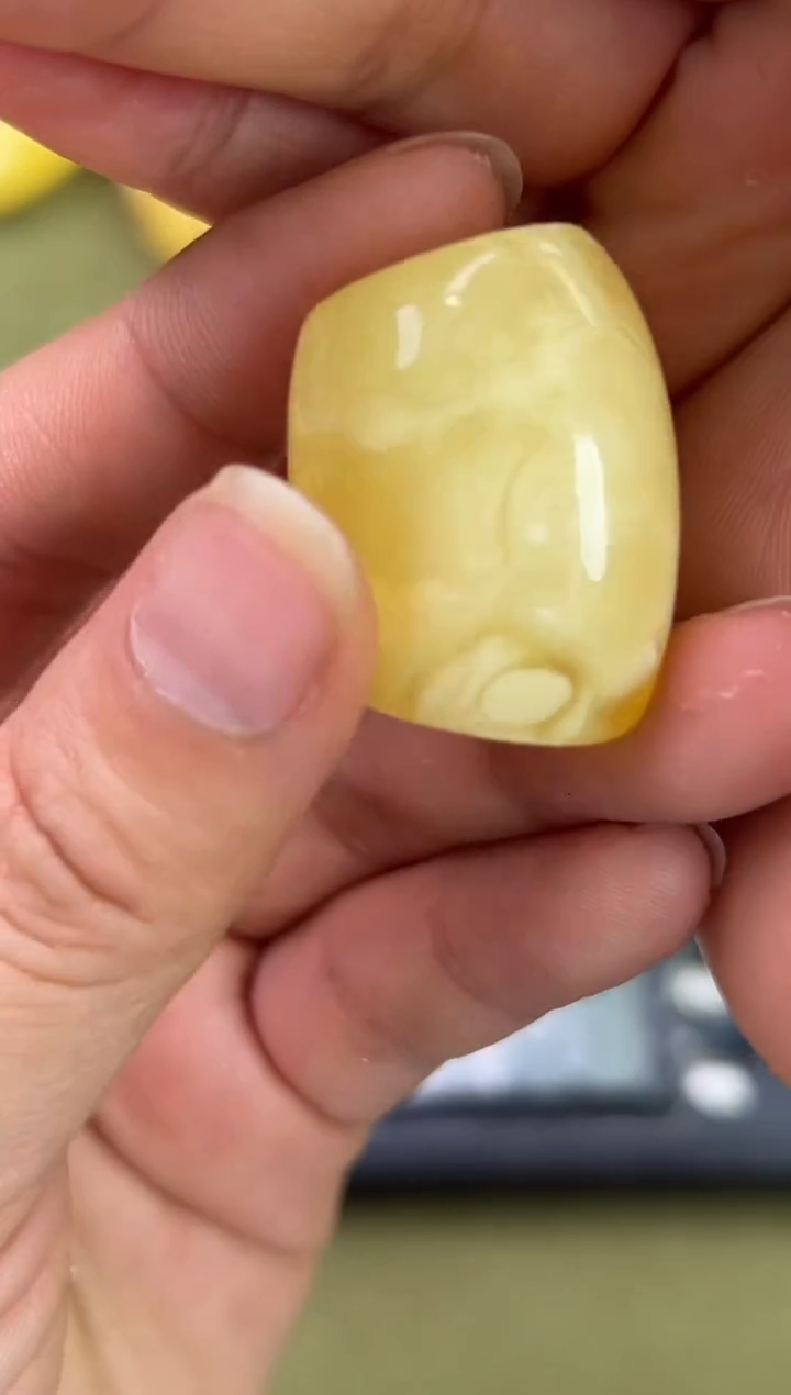 裸石琥珀未镶嵌琥珀蜜蜡吊坠