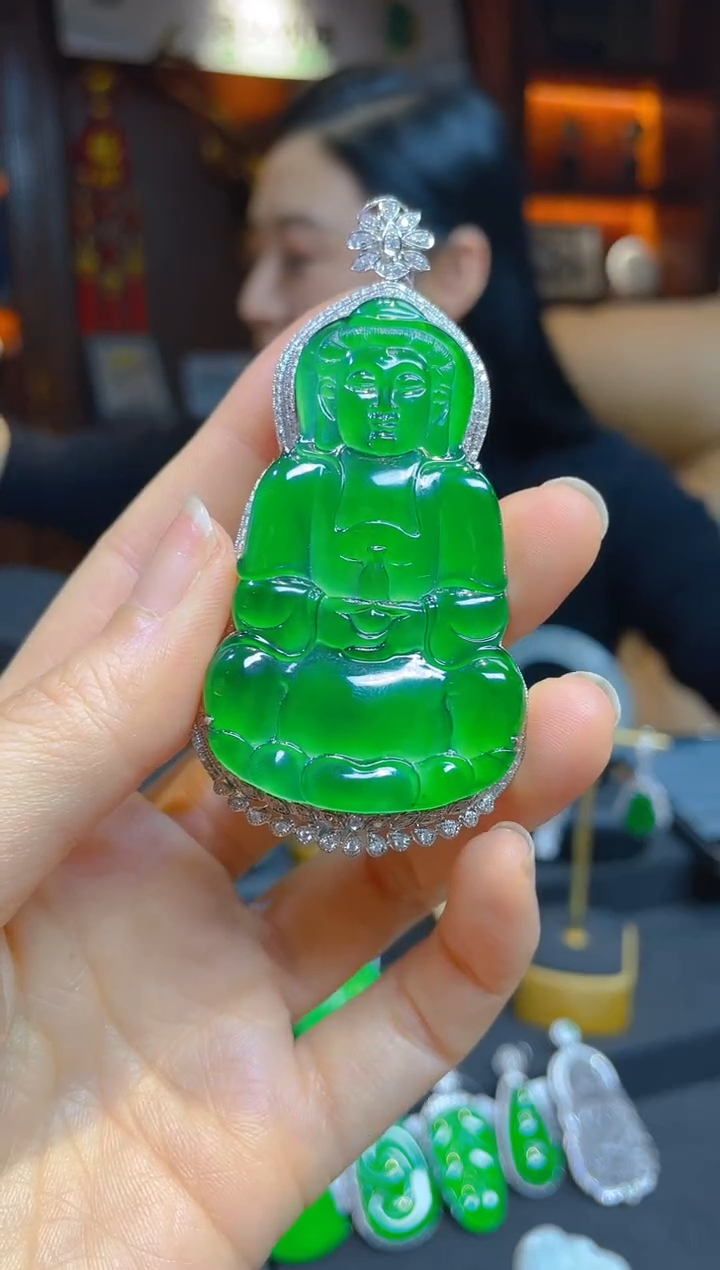 【闪购商品】翡翠颈饰18K金镶嵌115153天然A货翡翠观音吊坠