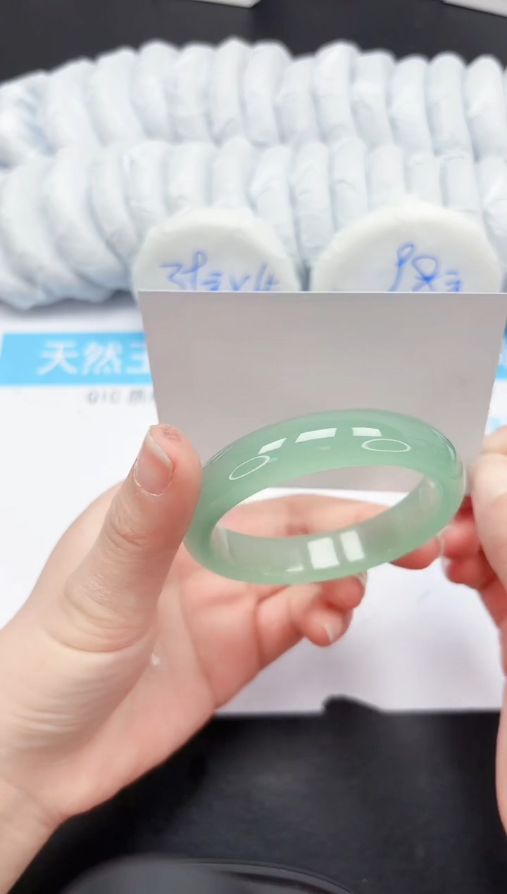【闪购商品】石英质玉手镯未镶嵌23-56.8